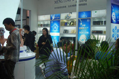 洗發(fā)水加工廠分享~化妝品OEM自創(chuàng)品牌好處多